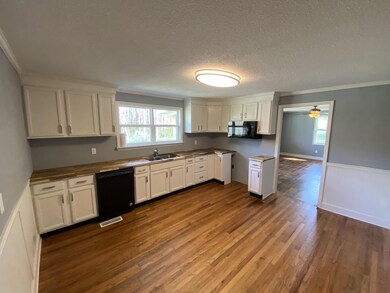 304 Roberts Dr, Dalton, GA 30721 - photo 4