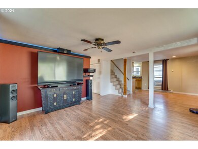 1401 E 11th St, Newberg, OR 97132 - photo 4