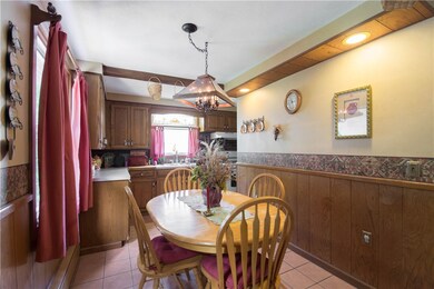 89 Border St, West Warwick, RI 02893 - photo 4