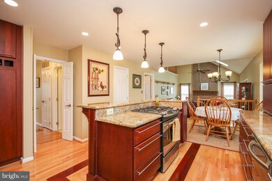 19707 Crystal View Ct, Germantown, MD 20876 - photo 3