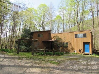 2560 Lickskillet Rd, Burnsville, NC 28714 - photo 3