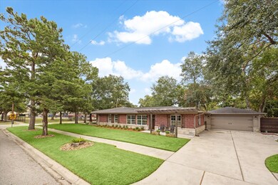 4319 Piney Woods Dr, Houston, TX 77018 - photo 3