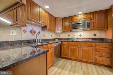 11024 Saffold Way, Reston, VA 20190 - photo 6