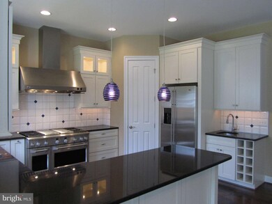 308 Branch Cir SE, Vienna, VA 22180 - photo 6