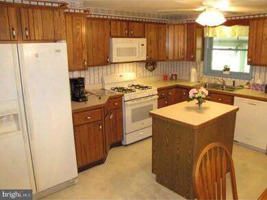 708 Mearns Rd, Warminster, PA 18974 - photo 4