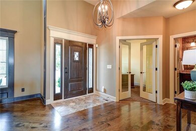 Spacious 2-story entry with beautiful hardwood flo