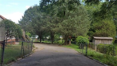 1832 Pleasant St, Asheboro, NC 27203 - photo 3