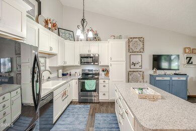 222 14th St NE unit 4, Mandan, ND 58554 - photo 3