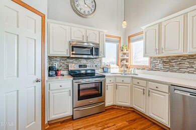 6310 Stonewood Way, Bismarck, ND 58504