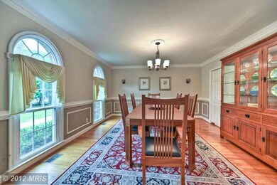 9435 Lakeside Dr, Vienna, VA 22182 - photo 5