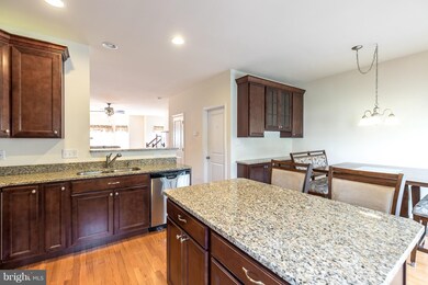 307 Dogwood Dr, Woodbury, NJ 08096 - photo 4