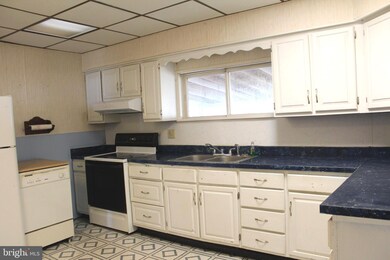 27 N F St, Keyser, WV 26726 - photo 3