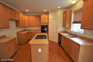 10233 Warfield St, White Plains, MD 20695 - photo 2