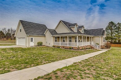 642 Sawyersville Rd, Asheboro, NC 27205 - photo 2