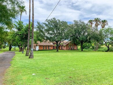 902 W Sugarcane Dr, Weslaco, TX 78599 - photo 4