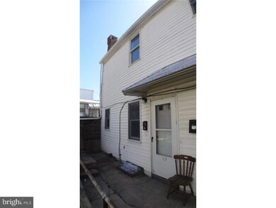 431 N 2nd St unit REAR, Allentown, PA 18102 - photo 2