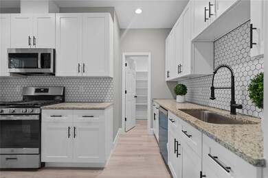 980 Randolph St, Houston, TX 77088 - photo 3