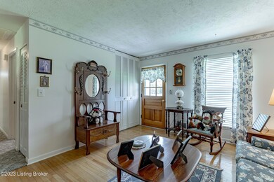 6200 Beulah Church Rd, Louisville, KY 40228 - photo 2