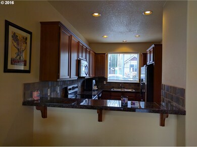 1235 SW 10th Way, Troutdale, OR 97060 - photo 5