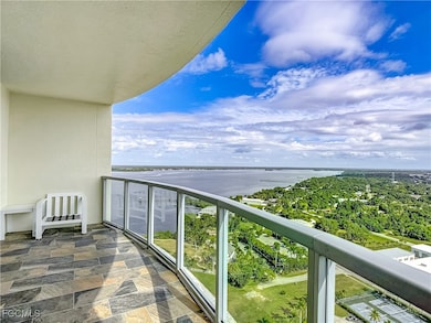 3000 Oasis Grand Blvd unit 2604, Fort Myers, FL 33916 - photo 5