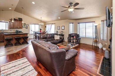 4. Livingroom, Kitchen and dining area
