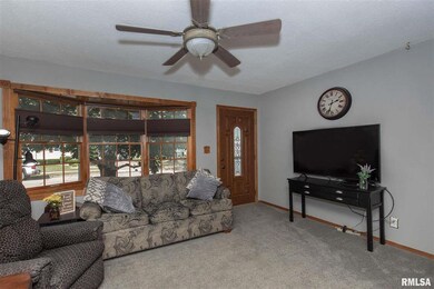 1909 W 69th St, Davenport, IA 52806 - photo 2