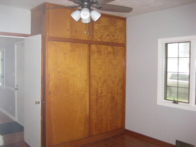 129 Washington St, Auburn, IN 46706 - photo 7