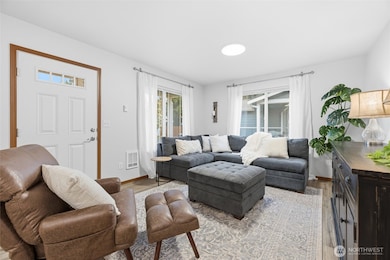 447 Oak Hill Ln, Burlington, WA 98233 - photo 4