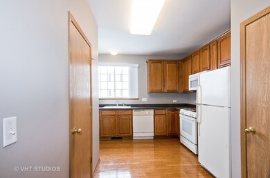 346 Evergreen Cir unit 346, Gilberts, IL 60136 - photo 4