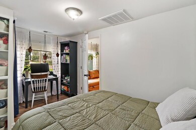 1304 W Ridgeland Ave, Waukegan, IL 60085 - photo 7