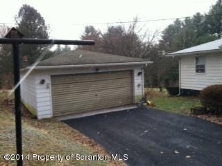 112 Post Hill Rd, Falls, PA 18615 - photo 4