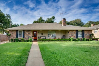 712 Sandlin Dr, Bedford, TX 76021 - photo 2