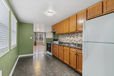 118 Toro Cir, Carpentersville, IL 60110 - photo 7