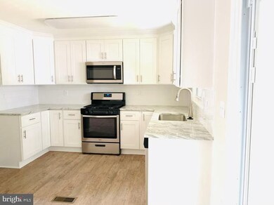 9402 Fontana Dr, Lanham, MD 20706 - photo 5