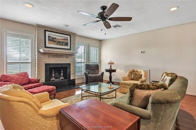 Spacious living room.
