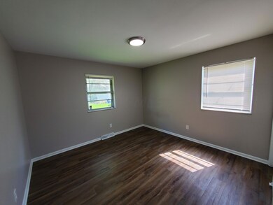 3714 Clime Rd, Columbus, OH 43228 - photo 6