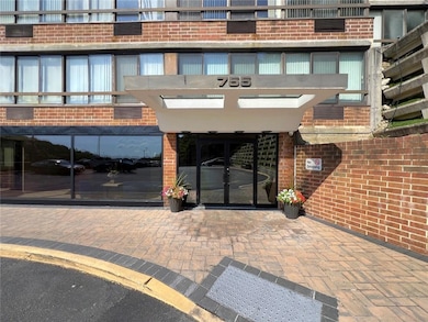 Sunrise Tower unit 501, Staten Island, NY 10304 - photo 7