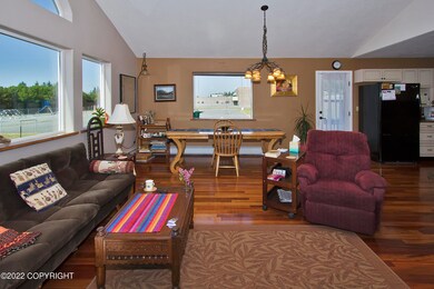 Looking to dining area