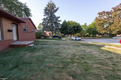 1742 Lakeview St, Trenton, MI 48183 - photo 7