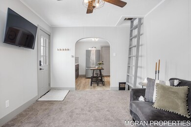 14-web-or-mls-892-college-ave