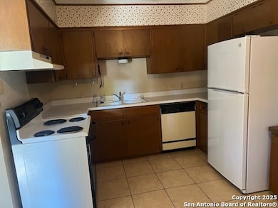 624 N Main St unit 6, Boerne, TX 78006 - photo 3