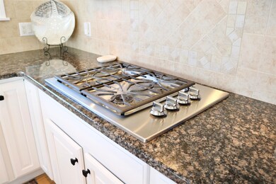 562 Nashua St, Seabrook, NH 03874 - photo 7