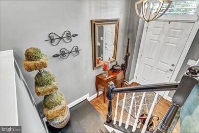 904 Slaters Ln, Alexandria, VA 22314 - photo 4