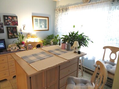 Eat-in Kitchen