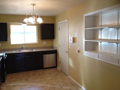 10208 W Caron Dr, Sun City, AZ 85351 - photo 5