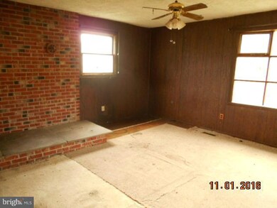 323 E Mountain Rd, Knoxville, MD 21758 - photo 7