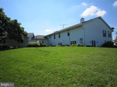 120 Witmer Rd, Reinholds, PA 17569 - photo 4