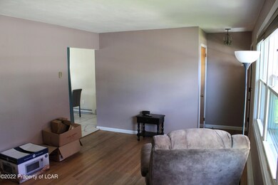 322 Tate St, Taylor, PA 18517 - photo 3