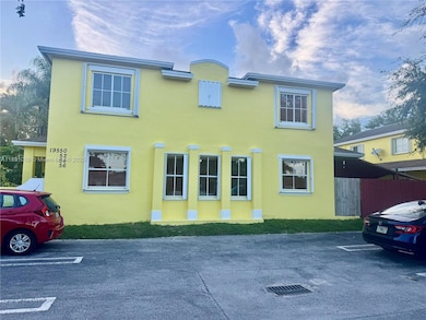 19550 SW 103rd Ct unit 5, Cutler Bay, FL 33157 - photo 2