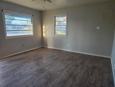 2415 E 30th St, Lubbock, TX 79404 - photo 4